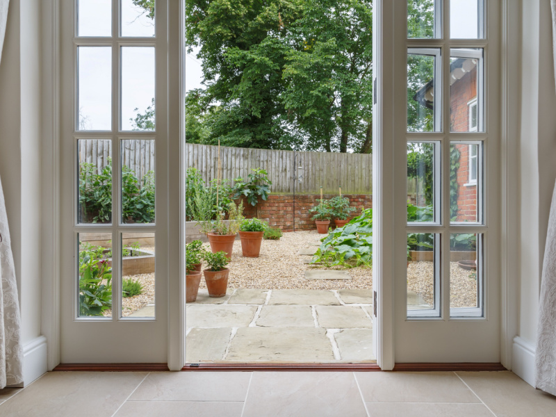 https://www.homeadviceguide.com/images/frenchdoorstopimage.jpg
